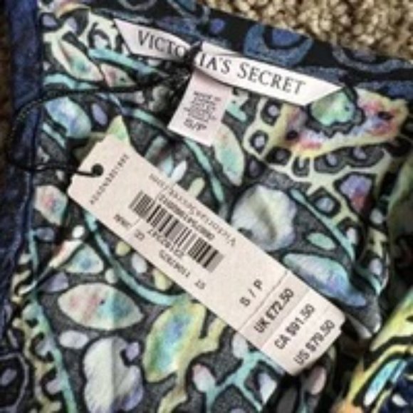 NWT Victoria's Secret Swim Cover Up - Small - Picture 4 of 6